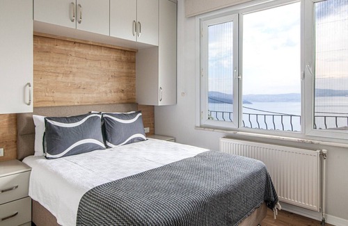 Sariyer Apartment | Fancy Apartment with Balcony and View in Sariyer
