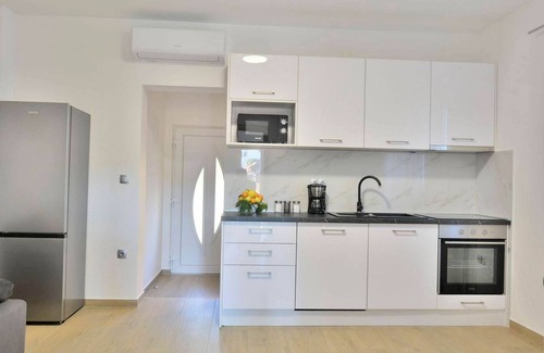 Brna Apartment | Fancy Apartments Dream - Modern One Bedroom Apartment with Balcony and Sea View (3)