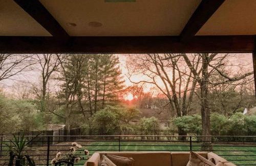 Green Hills House | Fancy Free - Stay Where Country Music History Was Made