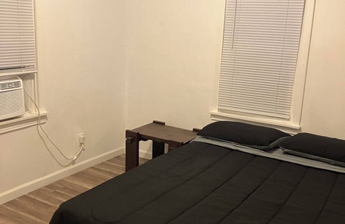 Lawton House | Fancy Hooch Close to Fort Sill Accepts Pets.
