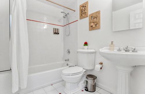 East Stroudsburg House | Fancy Poconos Castle Indoor MEGA 10plus Hot Tub