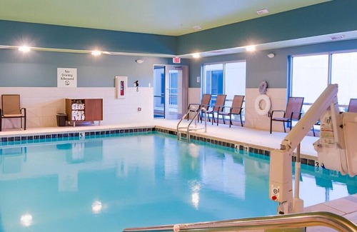 Russellville House | Fancy Suite w/ Superior Comfort! Free WiFi,Pool