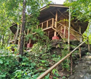 Ban Laongam Cabin | FANDEE ISLAND Treehouses & Ziplines - Tad Lo, Bolaven Loop Pakse
