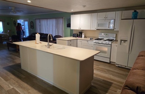 Oscoda House | Fantasy Island Getaway LARGE FAMILIES GETAWAWAY