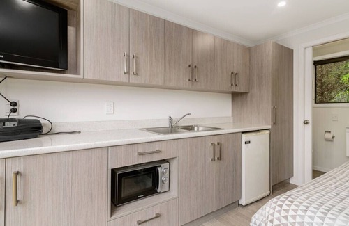 Rototai Cottage | Fantail Cottage - Lake Rotoiti Holiday Home