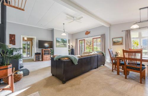 Saint Omer House | Fantail House Kaiuma Bay - Havelock Holiday Home