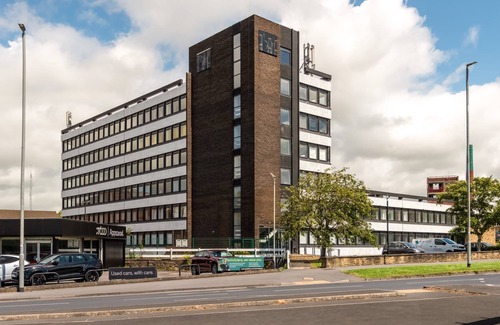 Yeadon Apartment | Fantastic 1 Bedroom Yeadon Apartment