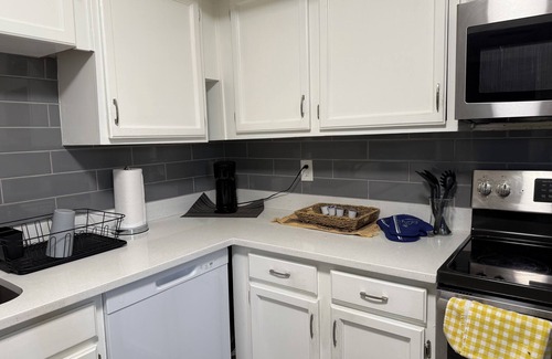 Paradise Valley Village Condo | Fantastic 2-bedroom condo with AC in Phoenix