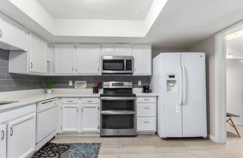 Paradise Valley Village Condo | Fantastic 2-bedroom condo with AC in Phoenix
