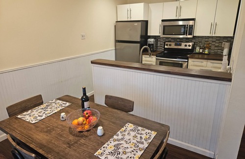 Northeast Dallas Condo | Fantastic 2-bedroom condo with AC in vibrant Dallas by SMU.