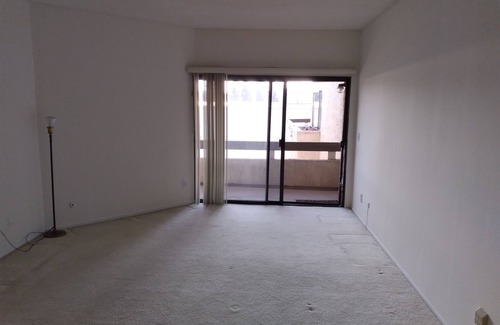 Encino Condo | Fantastic 2-bedroom condo with AC in Encino