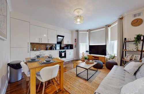 North Kensington Apartment | Fantastic 2 bedroom flat near to Notting Hill