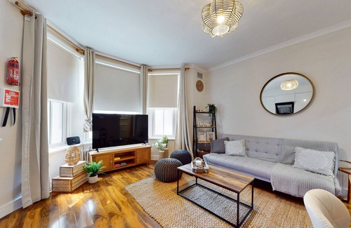 North Kensington Apartment | Fantastic 2 bedroom flat near to Notting Hill