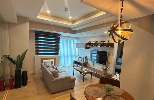 Wack-Wack Greenhills Condo | Fantastic 2-bedroom condo with AC IN BSA TWIN TOWER