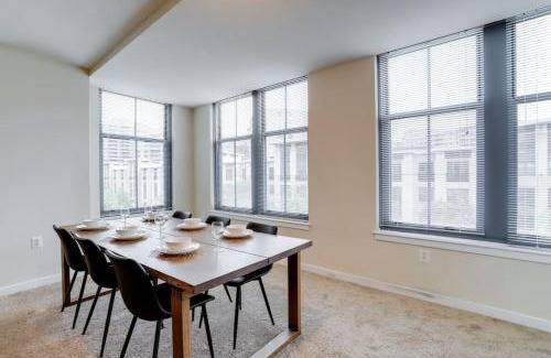 Aurora Highlands Apartment | Fantastic 2 BR Condo At Pentagon City