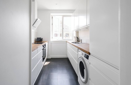 Charlottenlund Apartment | Fantastic 2-BR w/balcony in Charlottenlund - 294