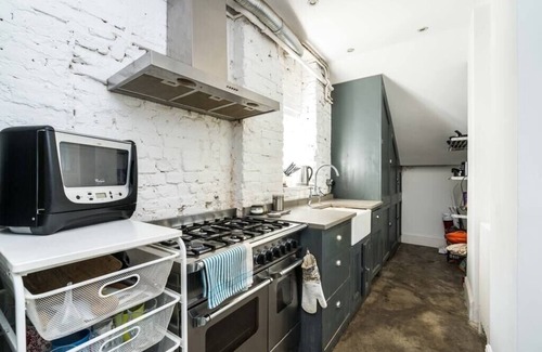 South Hampstead Condo | Fantastic 3 Bedroom Flat West Hampstead