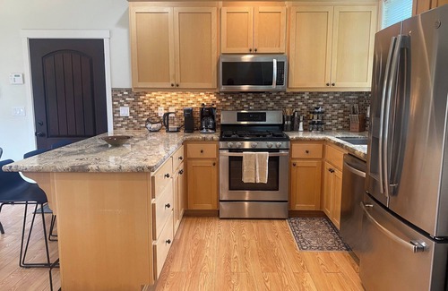 San Mateo County House | Fantastic 3 bedroom, 3 bath Coastal Home Close to the Beach and Restaurants