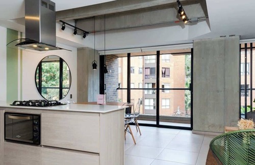 Laureles Apartment | Fantastic 3 BR w/Balcony in Laureles Medellín