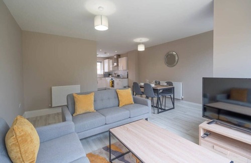 Smethwick House | Fantastic 3BR House in Birmingham With Garden