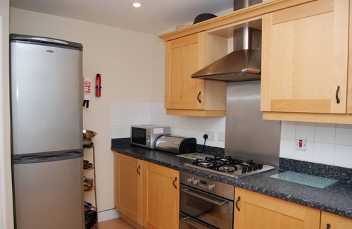 West Bromwich House | Fantastic 4 bed house with 3 bathrooms in pleasant location