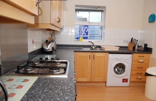 West Bromwich House | Fantastic 4 bed house with 3 bathrooms in pleasant location