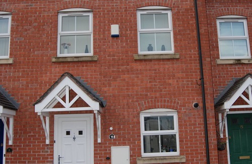 West Bromwich House | Fantastic 4 bed house with 3 bathrooms in pleasant location
