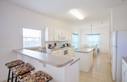 Highgate Park Villa | Fantastic 4 BR Private Pool and Game Room 117BWD