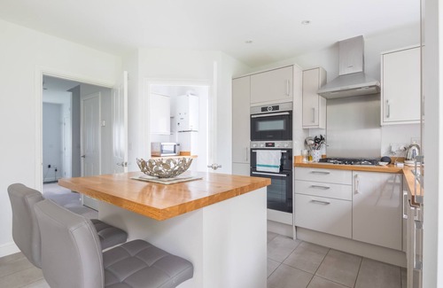 Duxford House | Fantastic 4Bed Detached Home - Idyllic Village