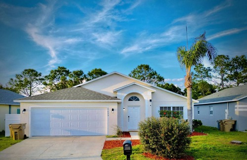Clear Creek House | Fantastic 5BD House w/Private Pool - 9mi/Disney!