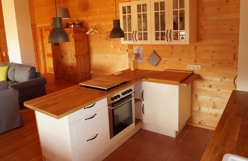 Wielenbach Apartment | Fantastic apartment in a log cabin in front of the mountains