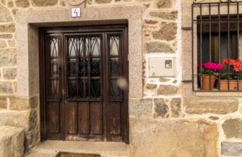 Mombeltran House | Fantastic apartment "Laura" in Mombeltran