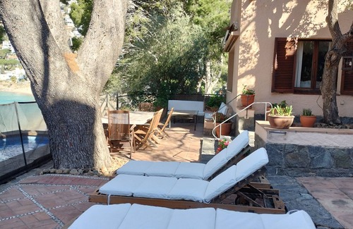 Almadraba-Canyelles House | Fantastic Apartment First Line to the Sea
