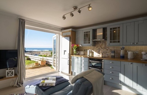 Porthtowan Apartment | Fantastic Apartment 60m from the Beach