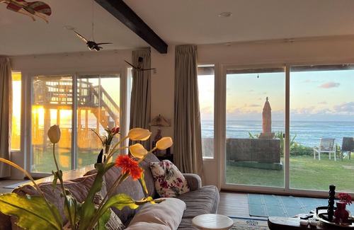 Waialee Apartment | FANTASTIC apartment in charming Haleiwa with WiFi, AC beachfront