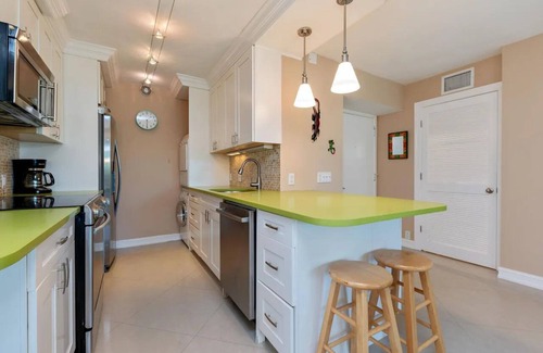 Delray Beach Apartment | Fantastic apartment 30 seconds walk to the beach