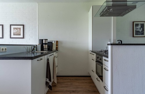 Heeg Apartment | Fantastic apartment, with a large garden. on the water, brilliant view,