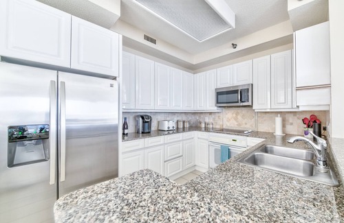 Ono Island Condo | Fantastic Balcony ~ Indoor And Outdoor Pools ~ Hot Tubs ~ Tennis Courts!