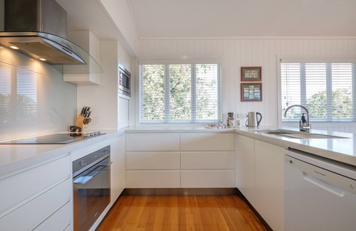 Toowong House | Fantastic base for business meetings, dinner parties or family get together!