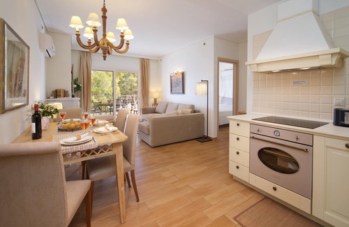 Karavomylos Apartment | Fantastic beachfront apartments in Karavomylos, Kefalonia, Chloe Apartment