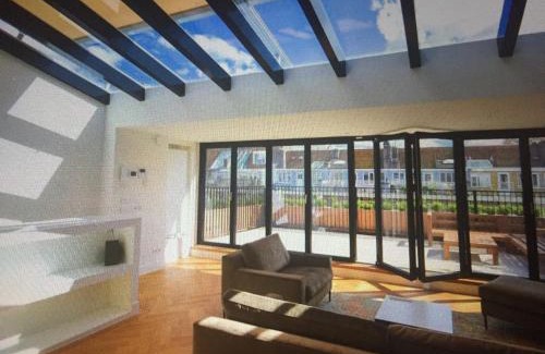 Stadionbuurt Apartment | Fantastic Bright Penthouse