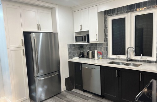 Durham Region House | Fantastic Bungalow just by 401, Oshawa Shopping Centre Mall and Tech University.