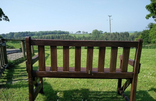 Newchapel Cottage | Fantastic couples escape to the country. Quiet, rural location, pet friendly.