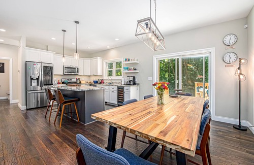 Lakeside House | Fantastic family home near the lake with WiFi and large deck