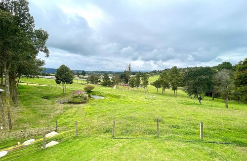Choconta House | Fantastic Hacienda Represa del Sisga WiFi TV BBQ