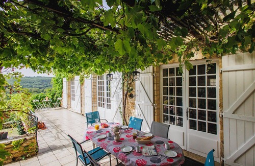 Bezenac House | Fantastic holiday home with a private pool and wonderful views of the Dordogne
