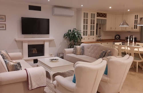 Narlidere Villa | Fantastic holiday house. Toscana feeling by foça