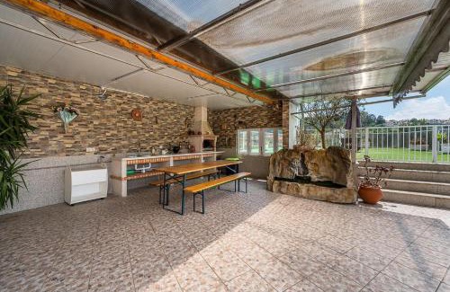 Oliveira De Azemeis Apartment | Fantastic home in Bustelo