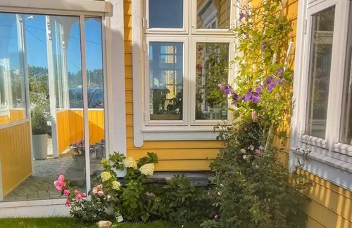 Agotnes Villa | Fantastic home by the sea, beautiful views!
