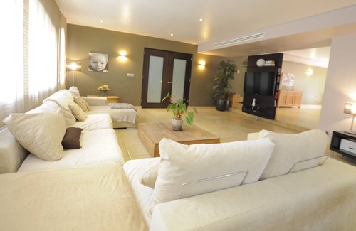 Torrenova House | Fantastic house very close to the beach, great capacity, ideal for friends and family
